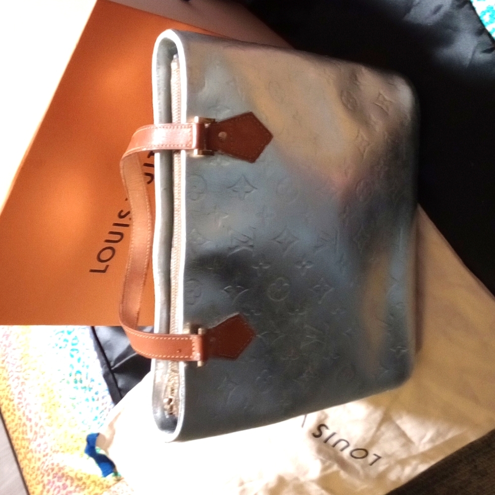 Authentic Louis Vuitton alma bag